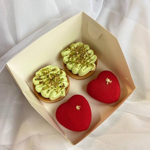 Набор дубайские тарталетки с фисташкой и пирожные-сердца для девушки, жены, подруги, мужа, брата, сестры, мамы
