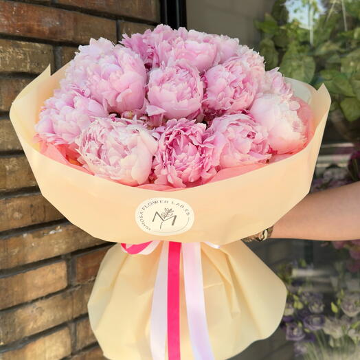 Sarah Bouquet