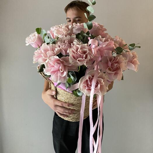 Корзина с цветами