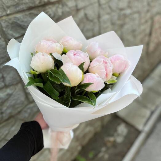 Bouquet of peonies