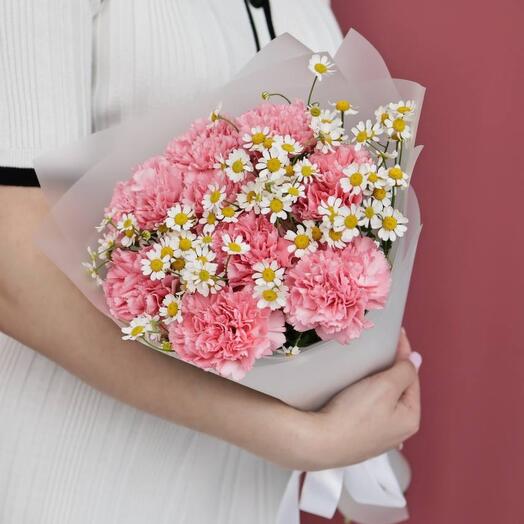 Букет розовых диантусов с ромашками 💓