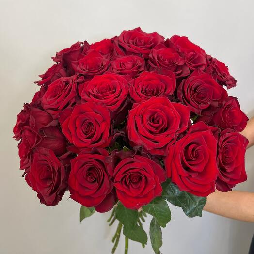 Букет из 25 бордовой розы