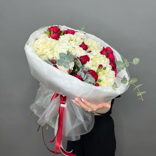 Букет-пломбир в красных оттенках