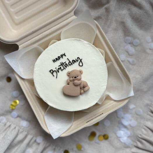 Бенто торт с мишкой + ваша надпись  HEPPY BIRTHDAY  🎈