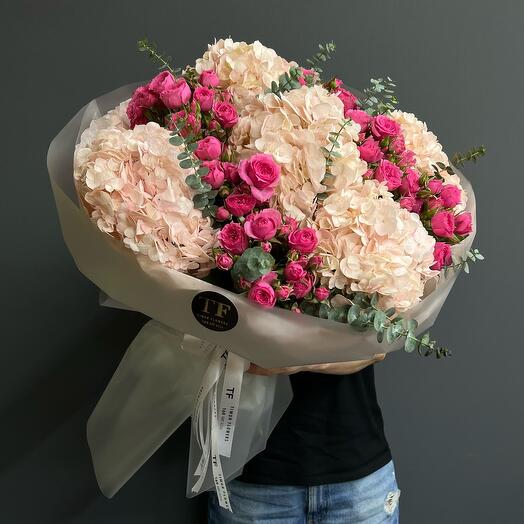 Букет «Джульетта» Гортензия, Спрей роза