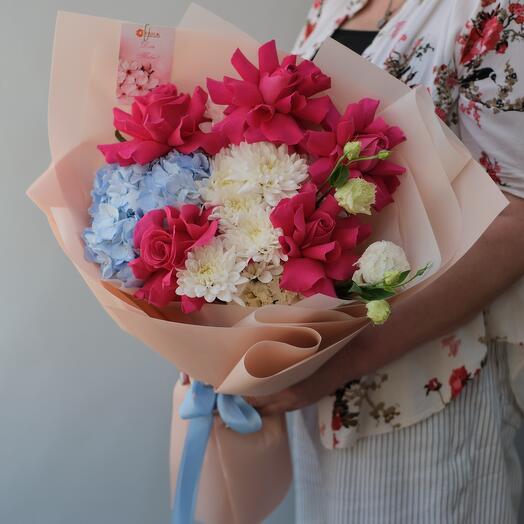 Розы, гортензия, эустома