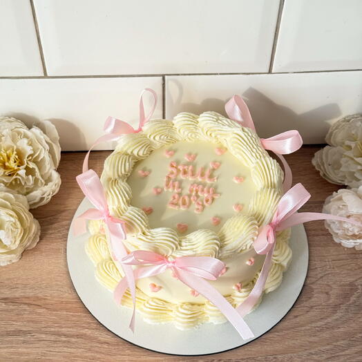 Торт ламбет с розовыми бантиками и сердечками