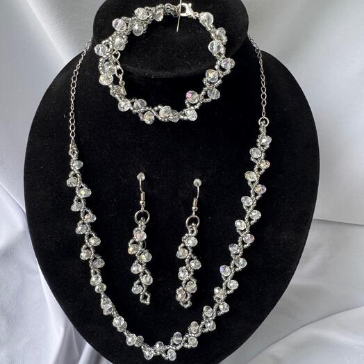 Комплект "Веточки" (колье, браслет, серьги) имитация под камень "Белый опал" с серебром