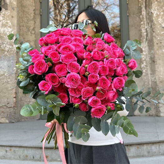 Букет из кустовых роз