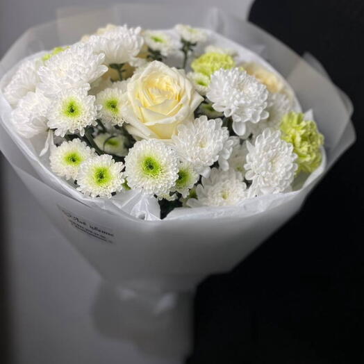 Букет из роз,хризантем и диантусов