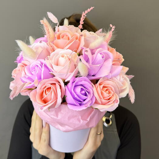 Композиция из мыльных роз «Лавандин»