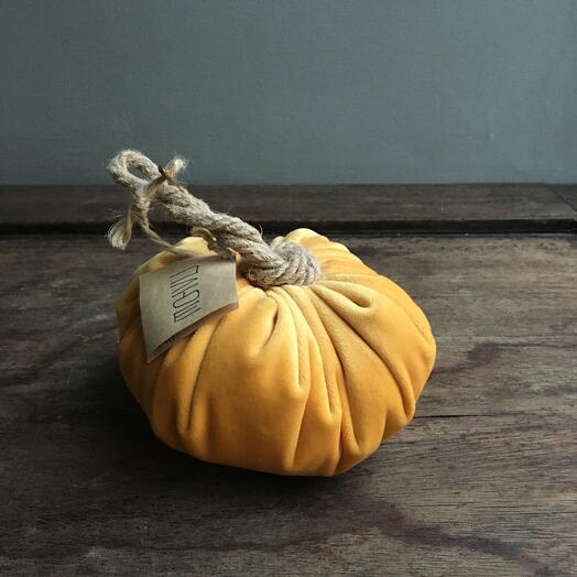 Бархатная игольница "Тыковка" горчичная