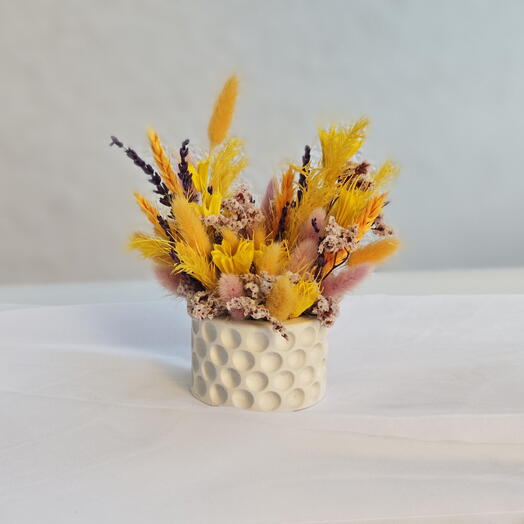 Интерьерная композиция из стабилизированных цветов "Яркость"