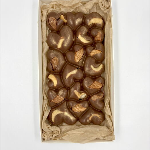 Шоколад ручной работы с орехами 🍫