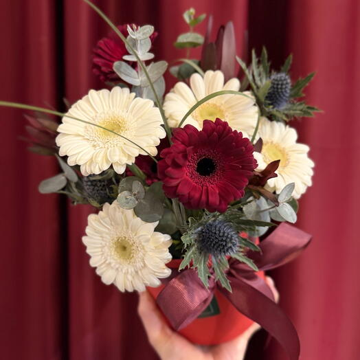 Герберы с эрингиумом в коробочке ♥️