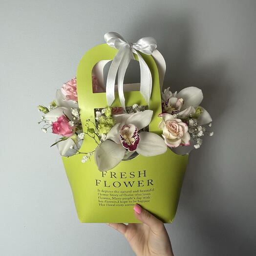 Сумочка с орхидеей и гипсофилой