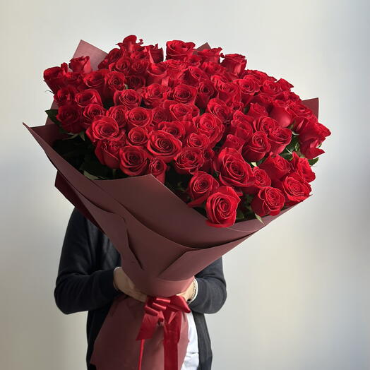 Моно букет из высоких роз