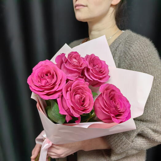Монобукет из 5 розовых роз (код 303)