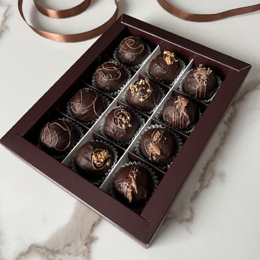 Конфеты трюфельные ручной работы в количестве 12 шт