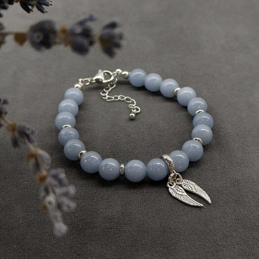 Браслет из ангелита с подвеской-крылья