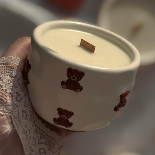 Свеча в гипсовом подсвечнике с мишками