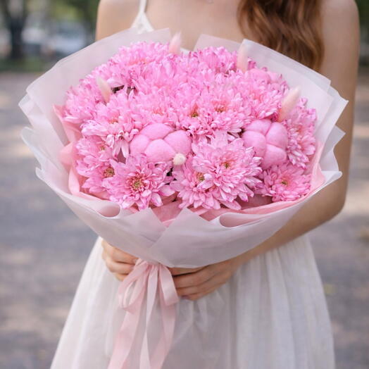 Авторский букет хризантема с хлопком и лагурусом🌸