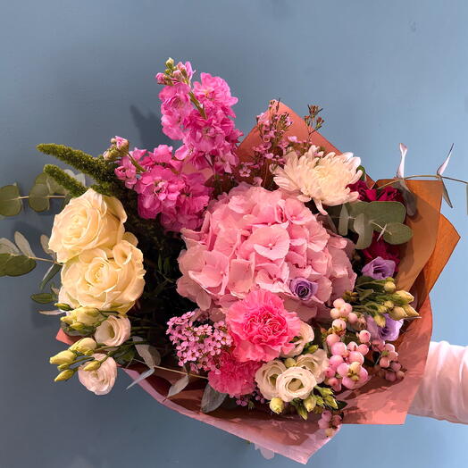 Romantic Bouquet | Bouquet of Pink Hydrangeas and Cream Roses