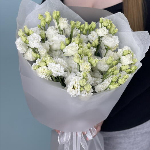 Ажурный букет из лизиантуса