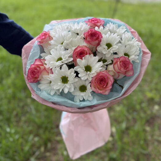 Зефирный букет из роз и хризантем