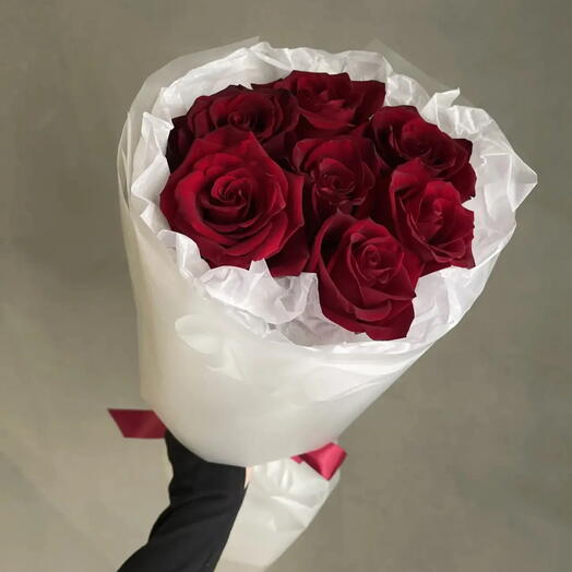 Красные розы с оформлением 🌹