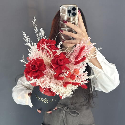 Композиция из сухоцветов💐 Стабилизированная розовая Гортензия и Француская Роза Красная