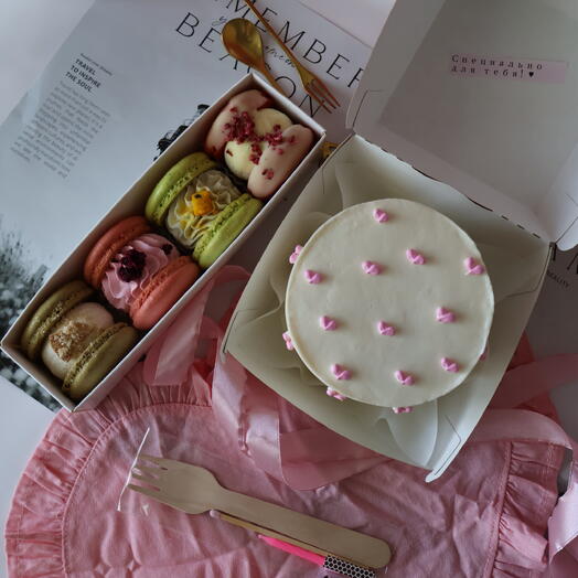 Набор десертов из бенто торта и макарон макаронс + подарок от
Vivienne Sabo - румяна MACARON