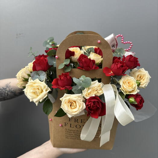 Милый букет из кустовых роз 🌸