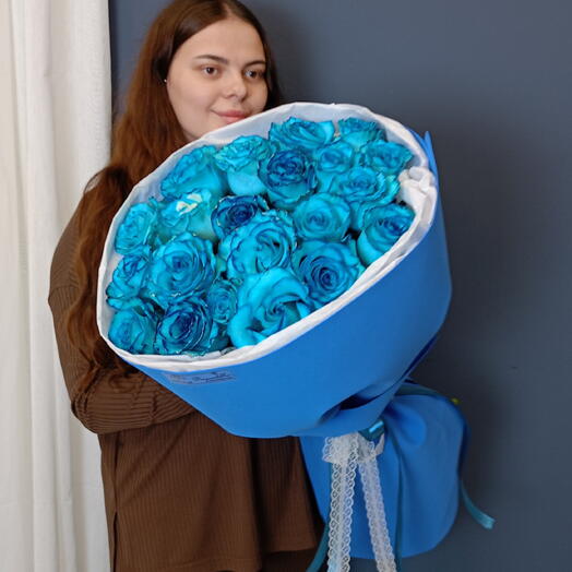 Необычный букет синих роз