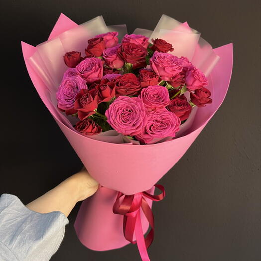 Яркий микс из 9 кустовых роз