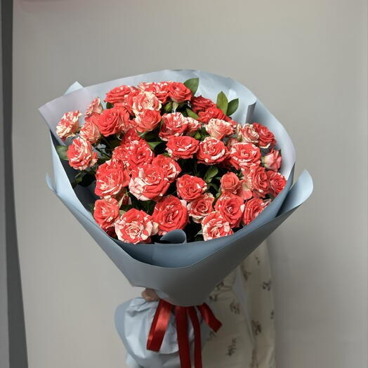 - Кустовых роз букет 💐