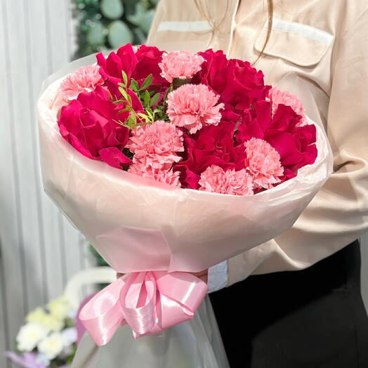 Букет с французскими розами и диантусами 🌸💕