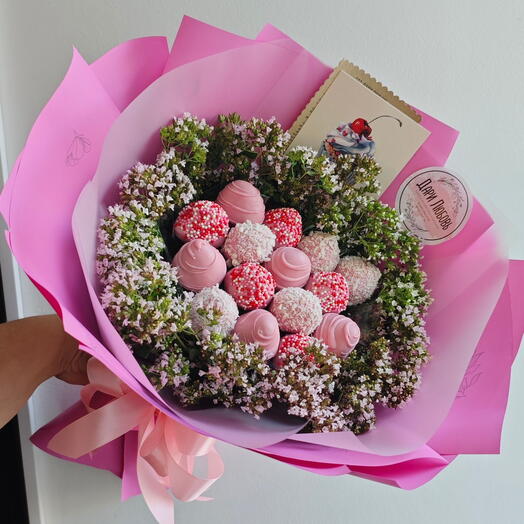 Ramo comestible de fresas con flores"Acción"