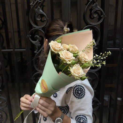 Creamy Spray Roses (S)