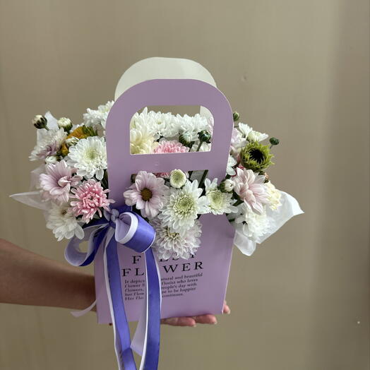 🌸 Цветочная композиция из хризантем в коробке — цветы в подарок Сочи
