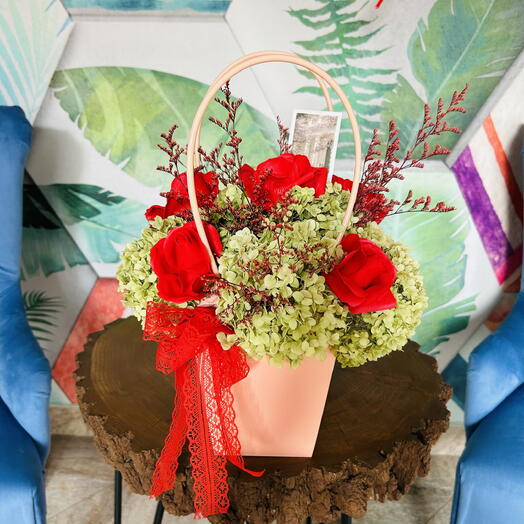 Композиция «красный бархат»