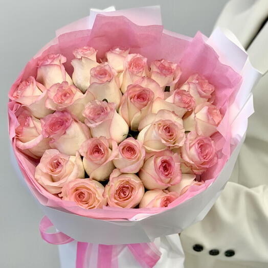 Flowers bouquet of bush roses pink 25