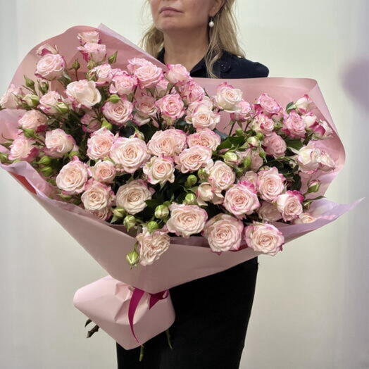 Моно букет из нежных кустовых роз💓