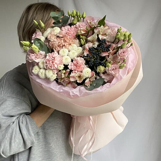 Букет нежный из эустом, диантусов, альстромерий и хризантем🌸