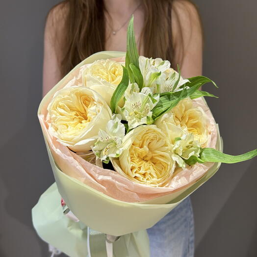Букет из пионовидной розы Фатима и альстромерии 💕