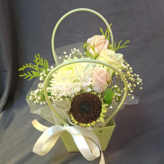 Сумочка белых цветов 💐