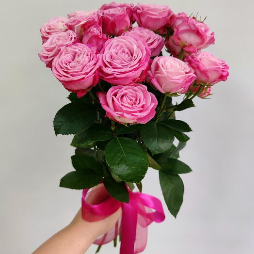 Пионовидная кустовая роза