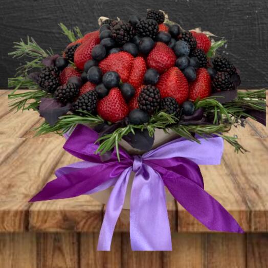 Grocery gift set of berries