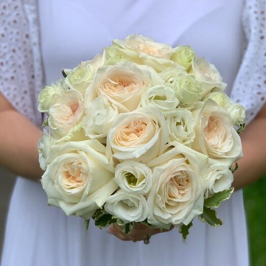Ramo de novia con rosa fragante White Ohara
