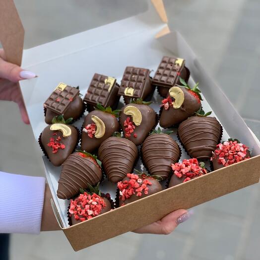 Strawberries in Premium chocolate 🍓🍓🍓